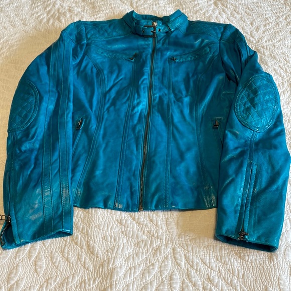 Danier Jackets & Blazers - EUC Danier ladies size small leather jacket